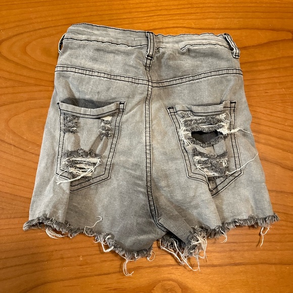 Fashion Nova Grey Ripped Shorts - Picture 3 of 3